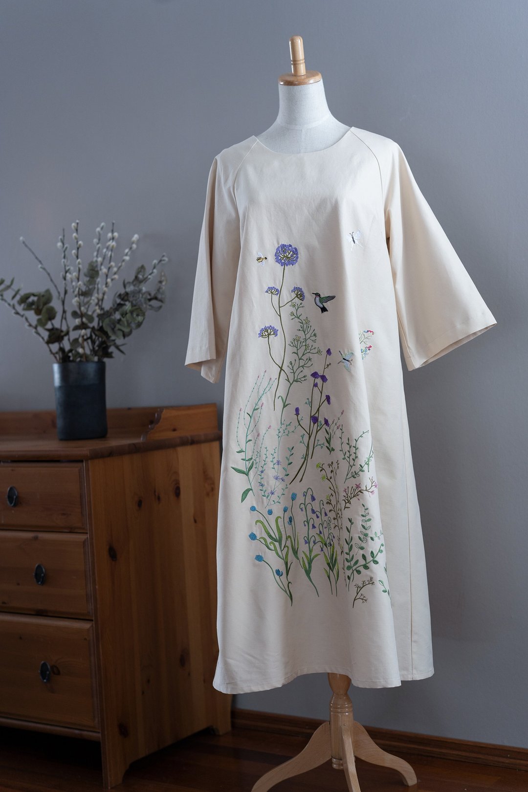 草长莺飞 杏色天丝亚麻 寬袖刺繡洋裝 - 洋装/连衣裙 - 棉 