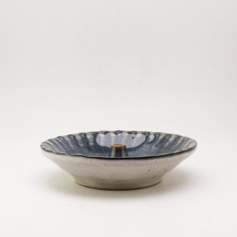 袅袅系列 – 山型手工拉坏彩绘直立线香陶盘   线香碟 线香座 - 香薰/精油/线香 - 陶 蓝色