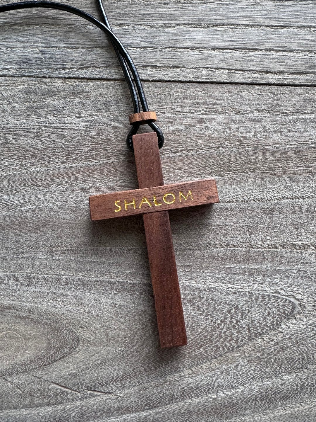 Amour 爱木木 - 金色 SHALOM 汽车吊饰 包包吊饰 十字架 可定制化刻 - 吊饰 - 木头 