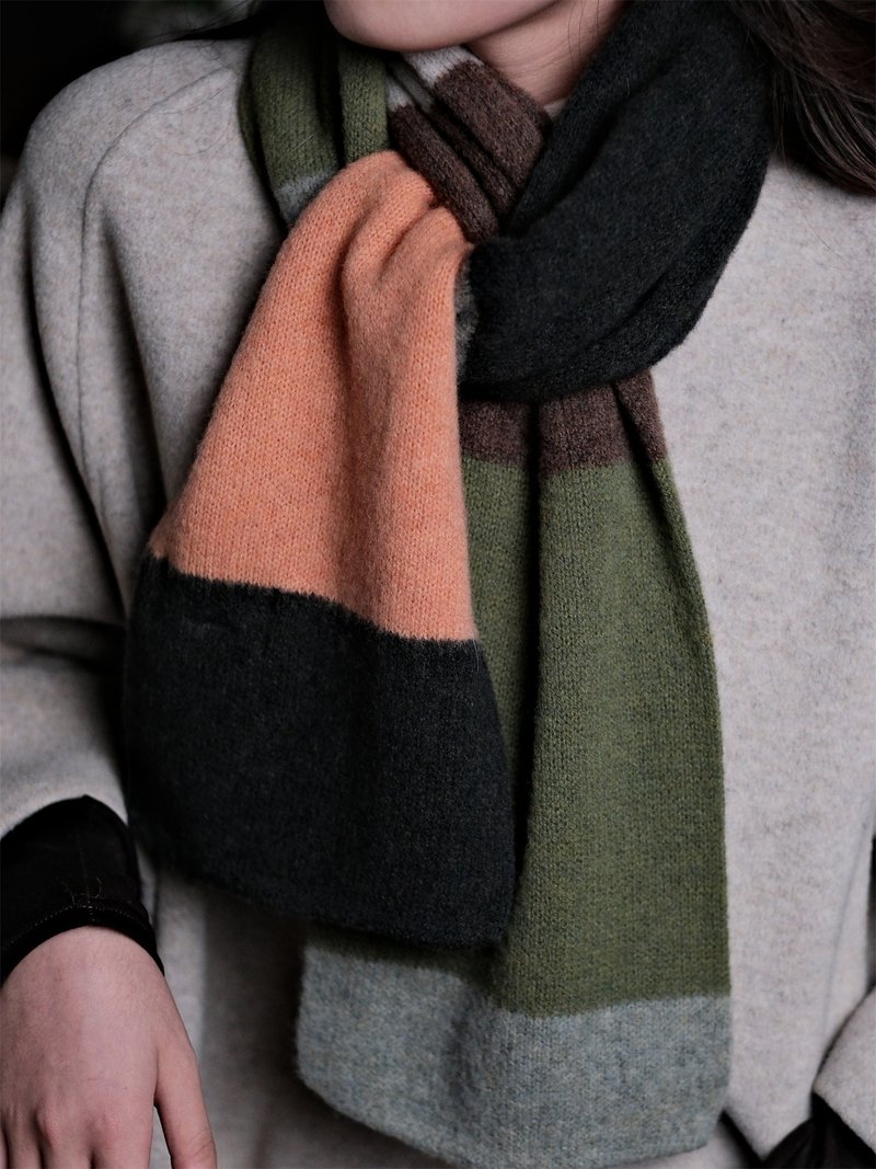 Robert Mackie-柔软绿橘色拼色保暖羊毛围巾 英国制 - 围巾/披肩 - 羊毛 