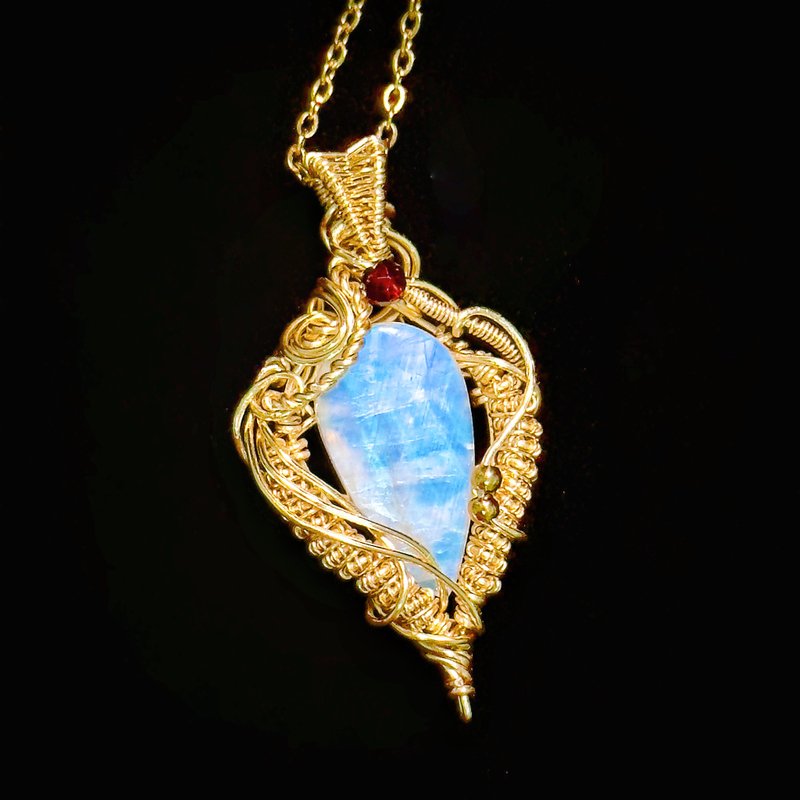 【Arcana】  金属编织 月光石项链 - 项链 - 水晶 金色