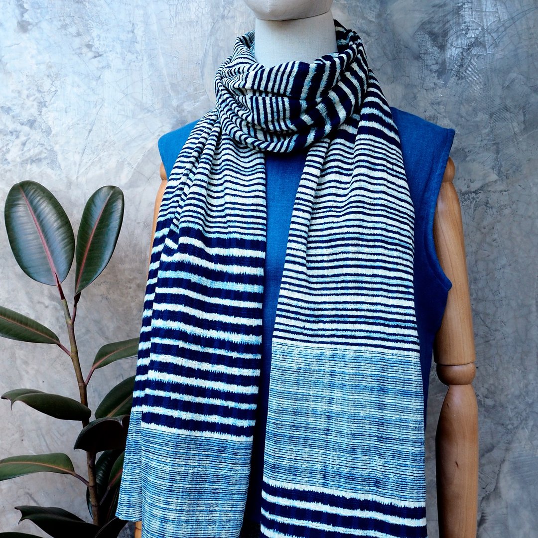 Indigo Scarf, Indigo dyed and block printed - 丝巾 - 棉．麻 蓝色