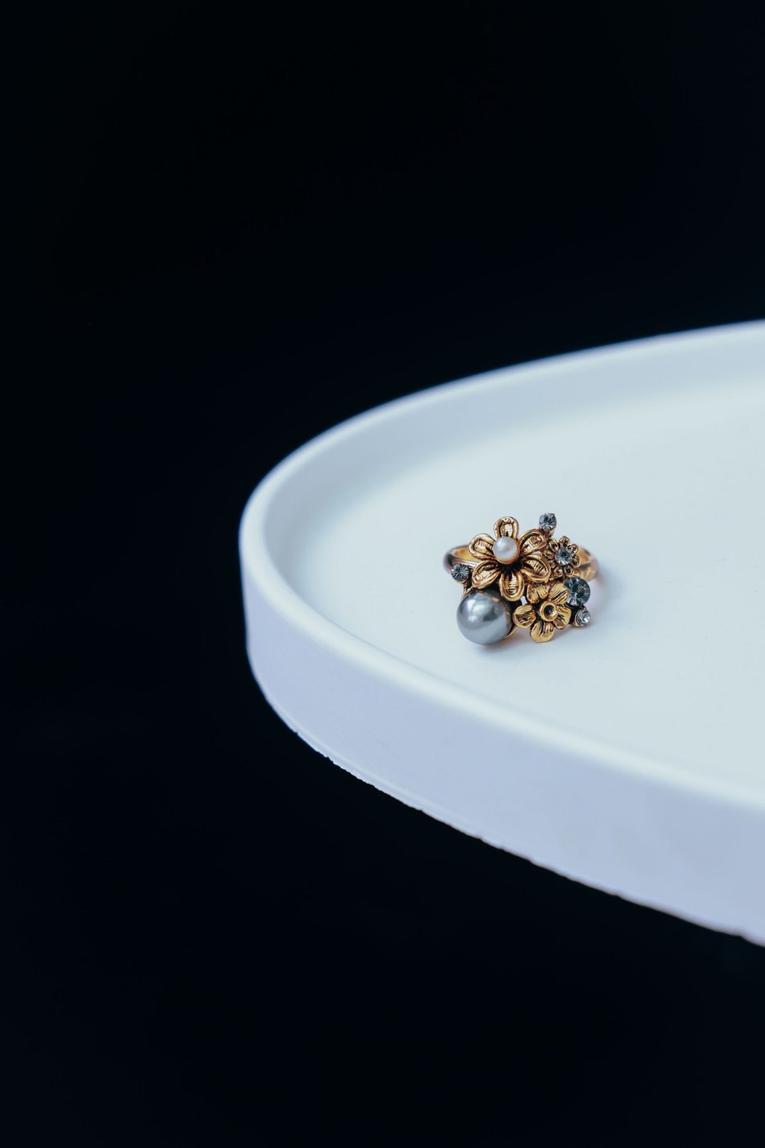 COR-DATE / 花束小水钻戒指 - 戒指 - 其他金属 金色