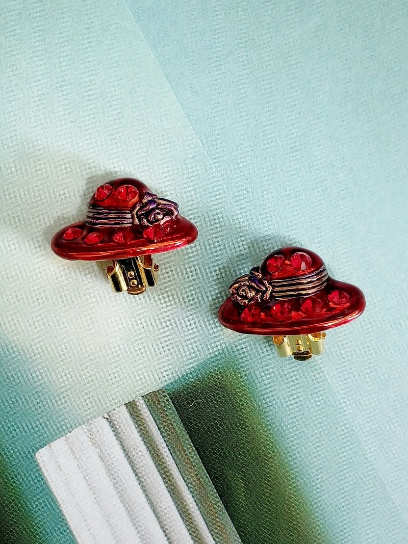 vintage jewelry  别致红珐琅贵妇帽 夹式耳环 - 耳环/耳夹 - 其他金属 