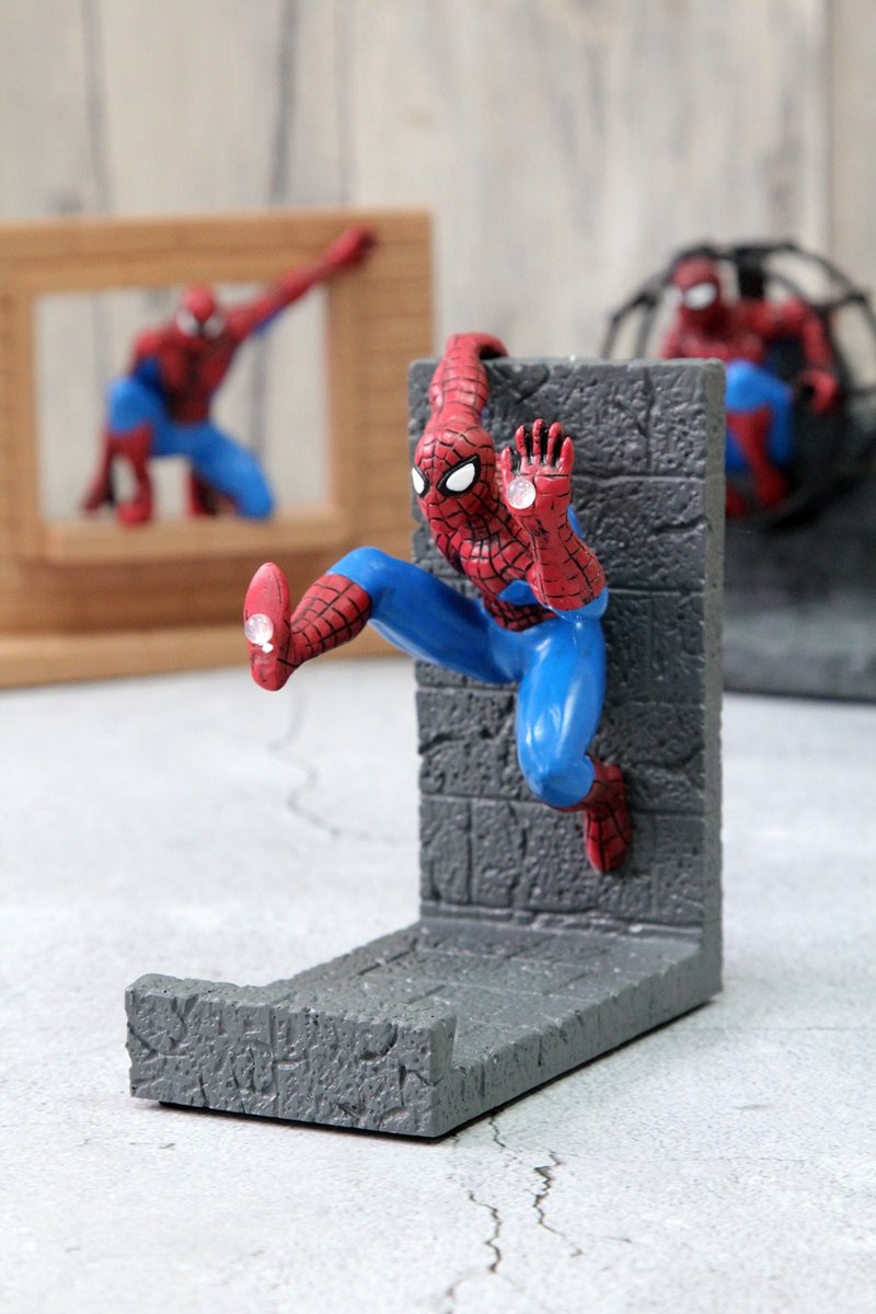 日本Magnets漫威Marvel系列红色蜘蛛人造型手机架/手机座/平板架 - 手机座/防尘塞 - 树脂 灰色