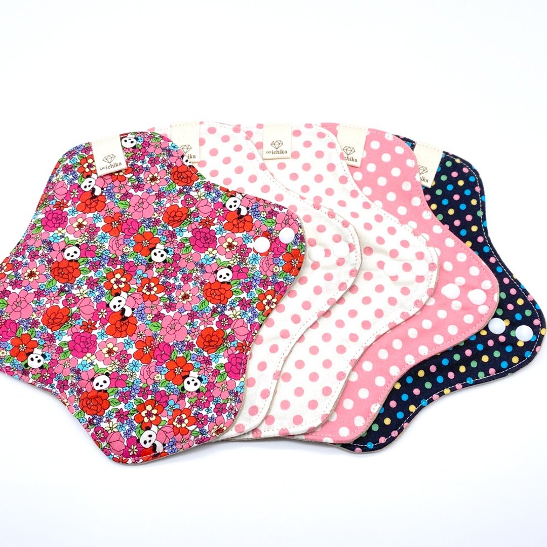Cloth liner Panty liner 5-piece set Cute cloth liner using organic cotton Dot & Panda - 生理用品 - 棉 多色