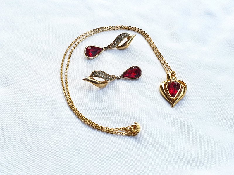 【美国带回 西洋古董/母亲节快乐】Avon 红宝石项链与 Roman耳环 - 项链 - 其他金属 