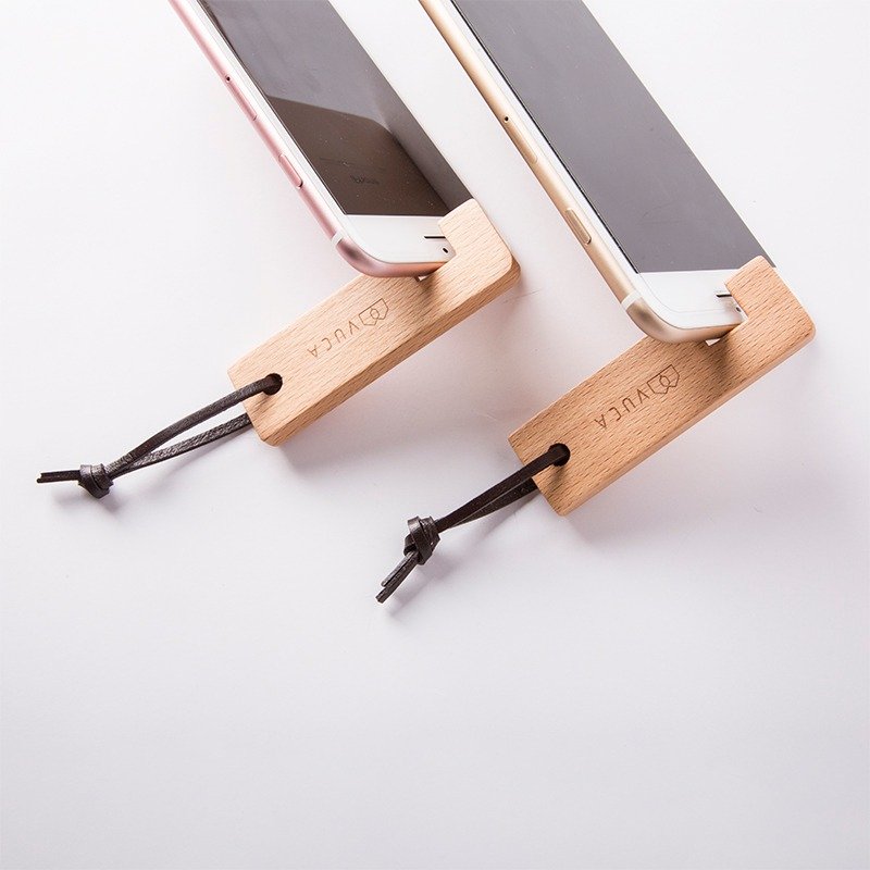 随身原木手机架 (两入) ─ 居家办公小物  送礼包装 加购刻字 - 手机座/防尘塞 - 木头 咖啡色