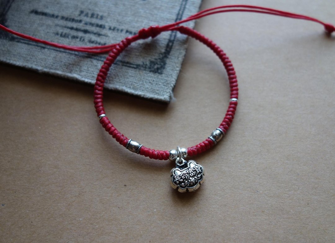长命富贵 小孩手链 925纯银蚕丝蜡线 编织手链 925silver braclet - 手链/手环 - 其他金属 红色