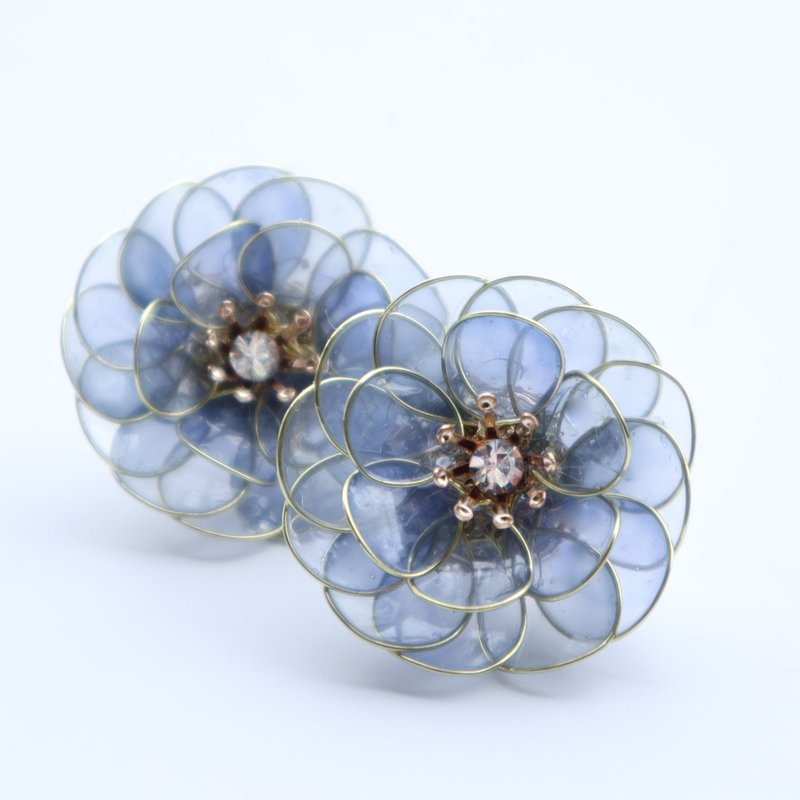 Glossy flower earrings dark blue - 耳环/耳夹 - 其他材质 蓝色
