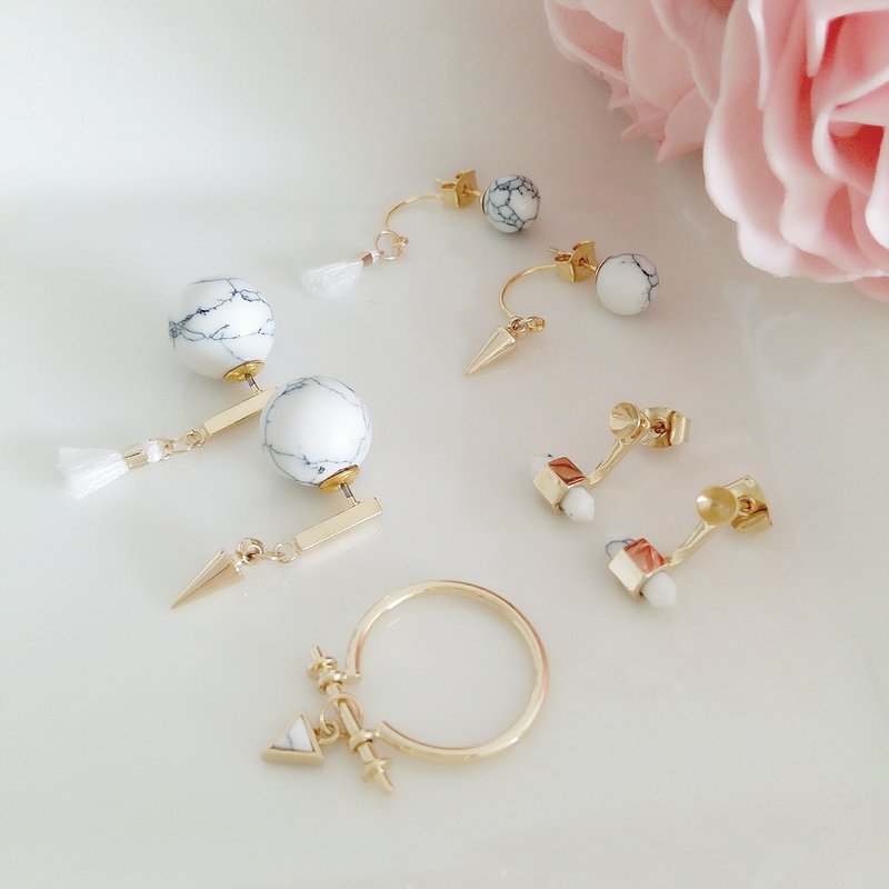 ::温文尔雅大理石系列:: 极简简约个性大理石纹耳环耳钉花托 / ::Debonair Marble Collection:: Gold Plated Howlite White Marble Spike Ear Stud Earrings Jacket - 耳环/耳夹 - 其他材质 白色