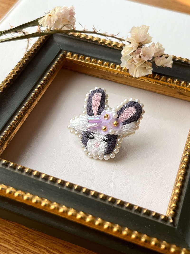 bring joy - 胸针 - 绣线 