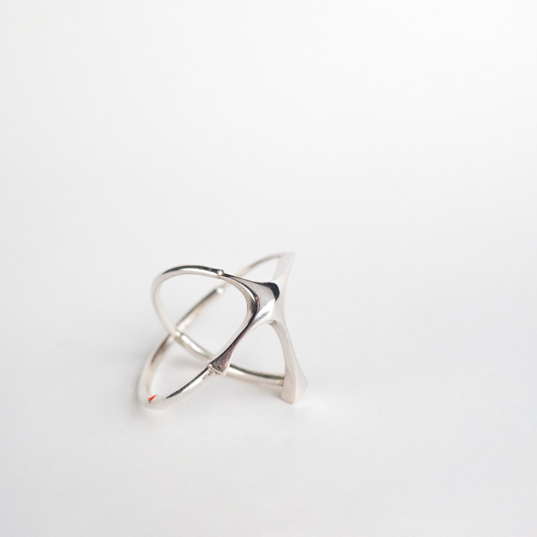Ambos - 哥德十字尖拱 戒指 Gothic Arch-ring (亮银) - 戒指 - 宝石 银色
