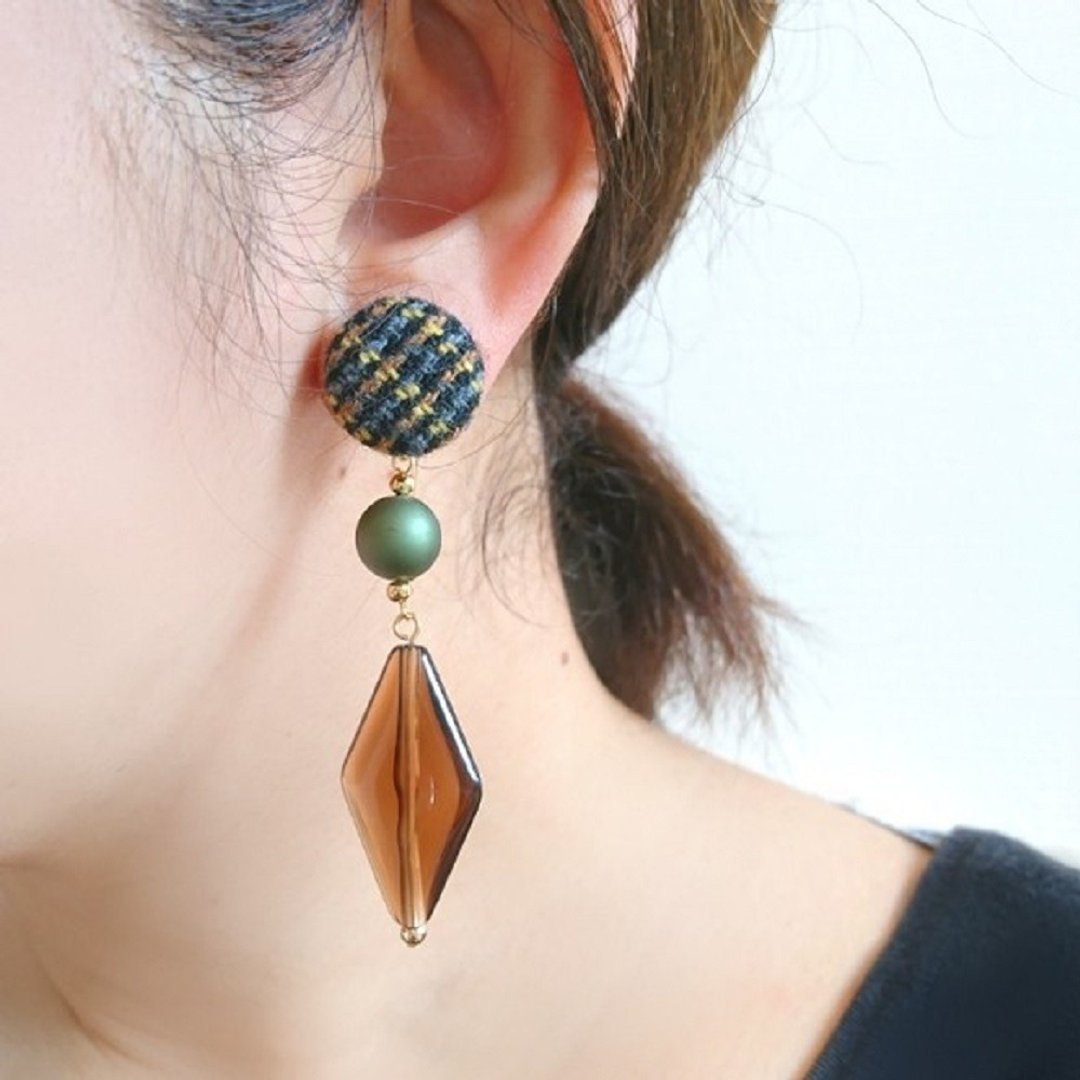 Walnut buttons and Brown bead Clip-On, earrings - 耳环/耳夹 - 其他金属 咖啡色