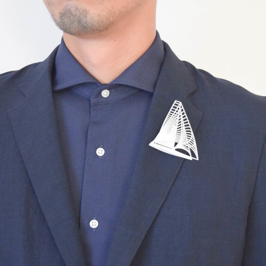 yacht brooch white - 胸针 - 塑料 白色