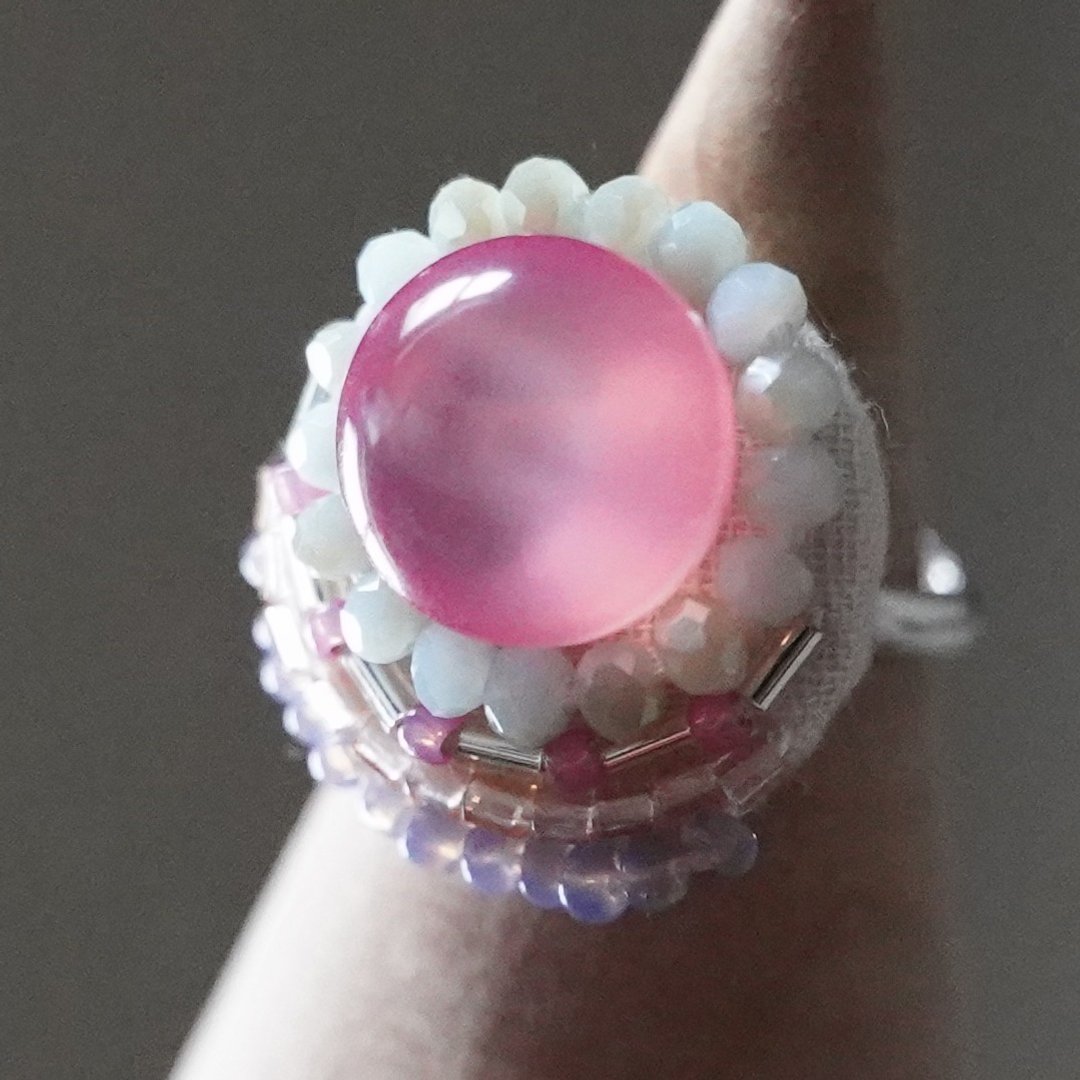 Talkative Ring 54 Free Size Bead Embroidery Ring Round Pink Blue Multicolor - 戒指 - 玻璃 多色