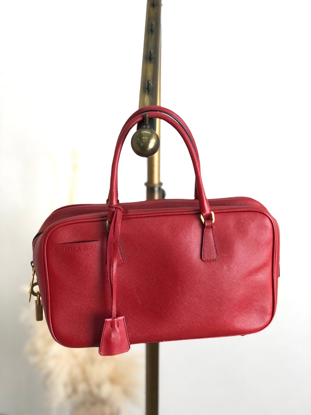 【日本直送，铭牌二手包装】PRADA 手提包红标志 Saffiano 皮革挂锁 Vintage 复古老 udugdn - 手提包/手提袋 - 真皮 红色