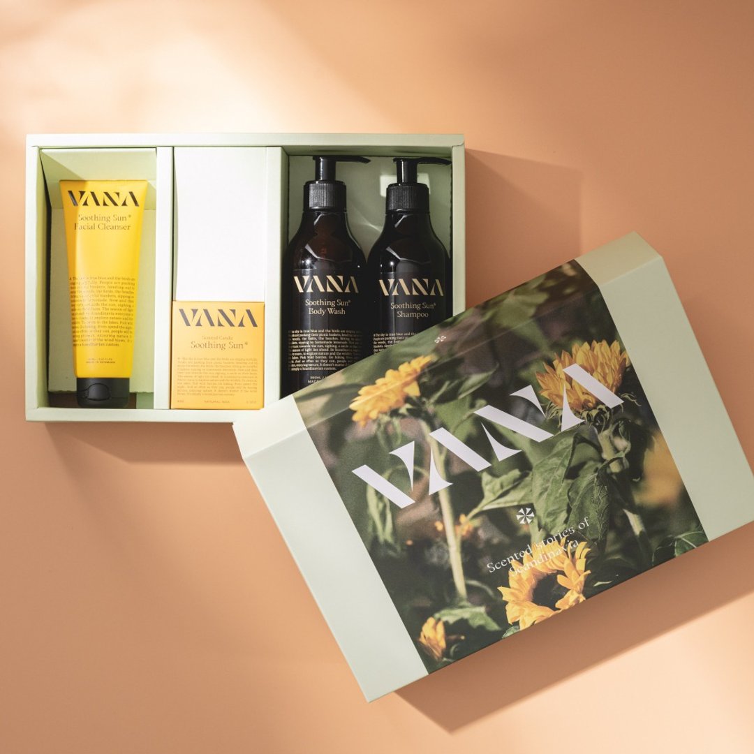 VANA 光之季节香氛身体洗沐保养四入礼盒 - 蜡烛/烛台 - 蜡 黄色