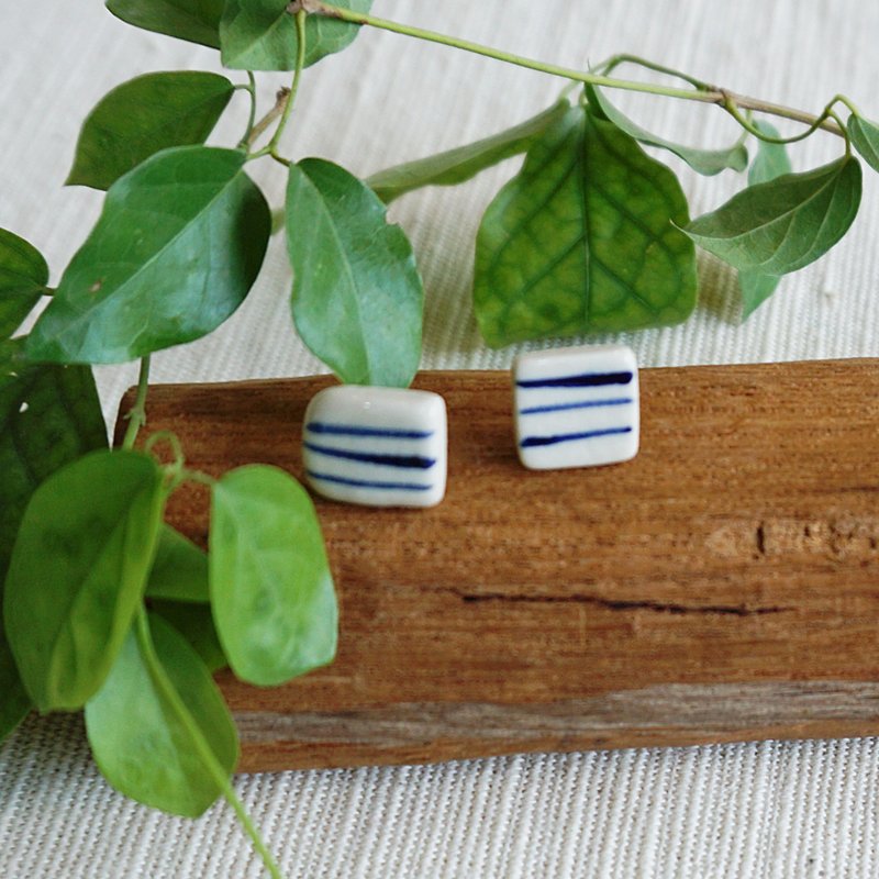 triple blue earring - 耳环/耳夹 - 陶 蓝色