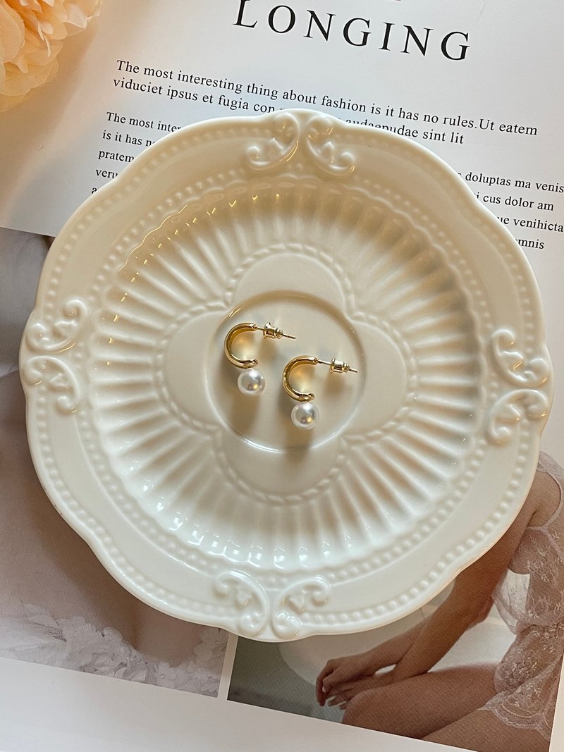 Landlady 铜镀18K金 纯银抗敏银针 经典款式 优雅百搭 珍珠耳饰 - 耳环/耳夹 - 铜/黄铜 金色