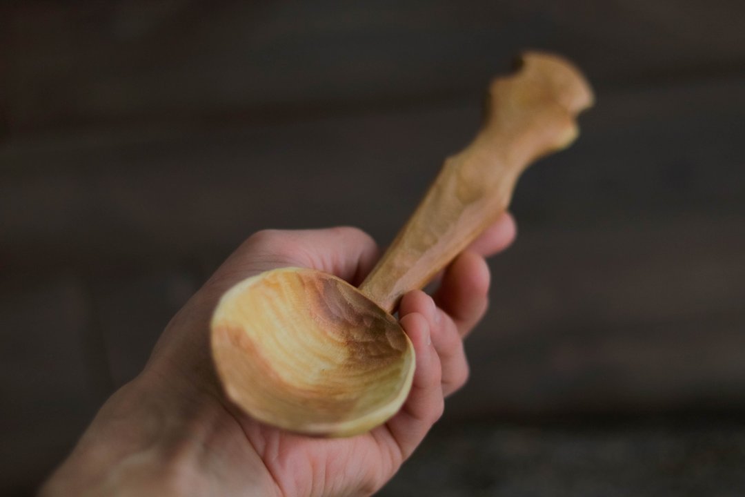 Wooden spooon from elm, bushcaft spoon - 厨房家电 - 木头 咖啡色