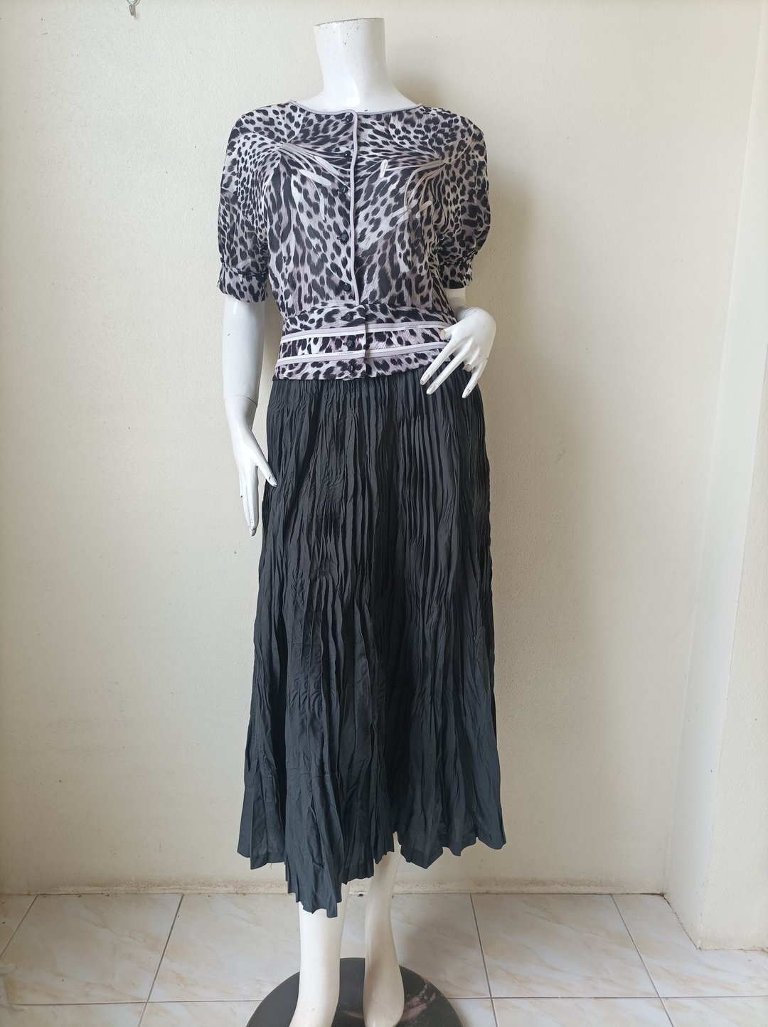 Vintage ISSEY MIYAKE Pleat Skirt Size 2 waist 27 - 裙子 - 聚酯纤维 