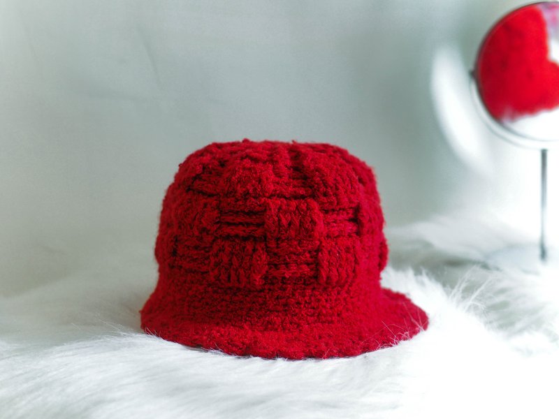 烈焰火红青春冬日手札 棉料粗线手织圆顶帽 picture hat/cloche - 帽子 - 棉．麻 红色