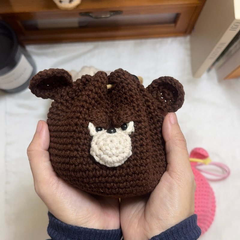 眼神死 不想努力的加班好累熊熊厌世束口袋 收纳包 零钱包 - 束口袋双肩包 - 棉．麻 咖啡色