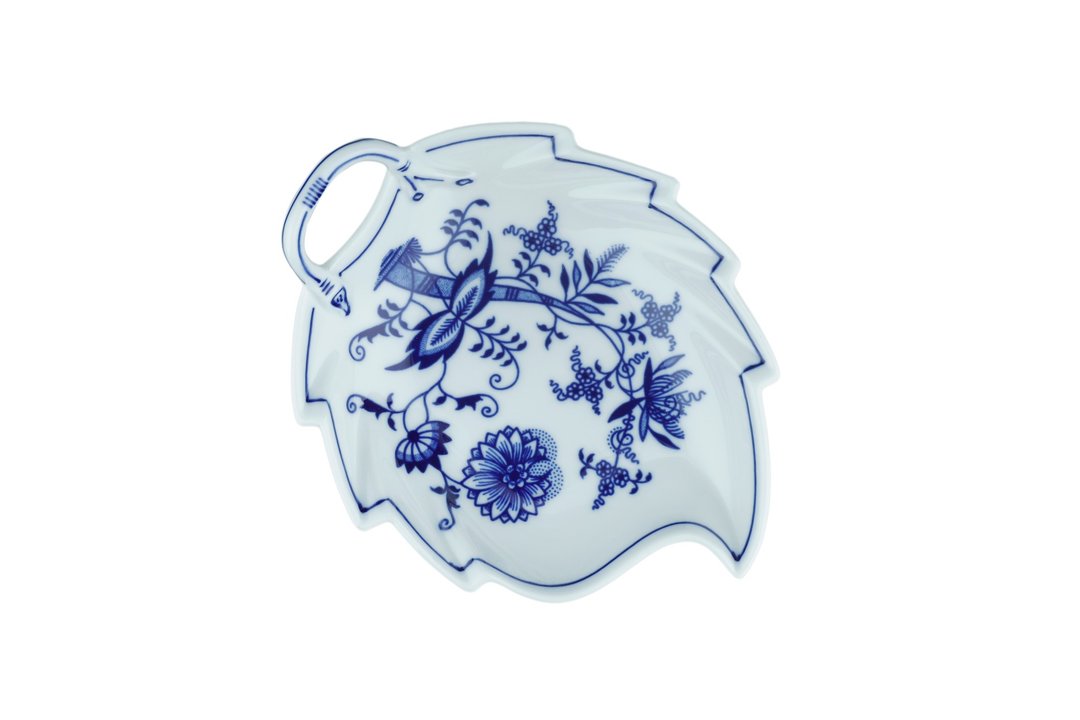 布拉格高堡精雕叶片深盘 -19CM / 新婚成家送礼 / 母亲节礼盒 - 盘子/餐盘/盘架 - 瓷 白色
