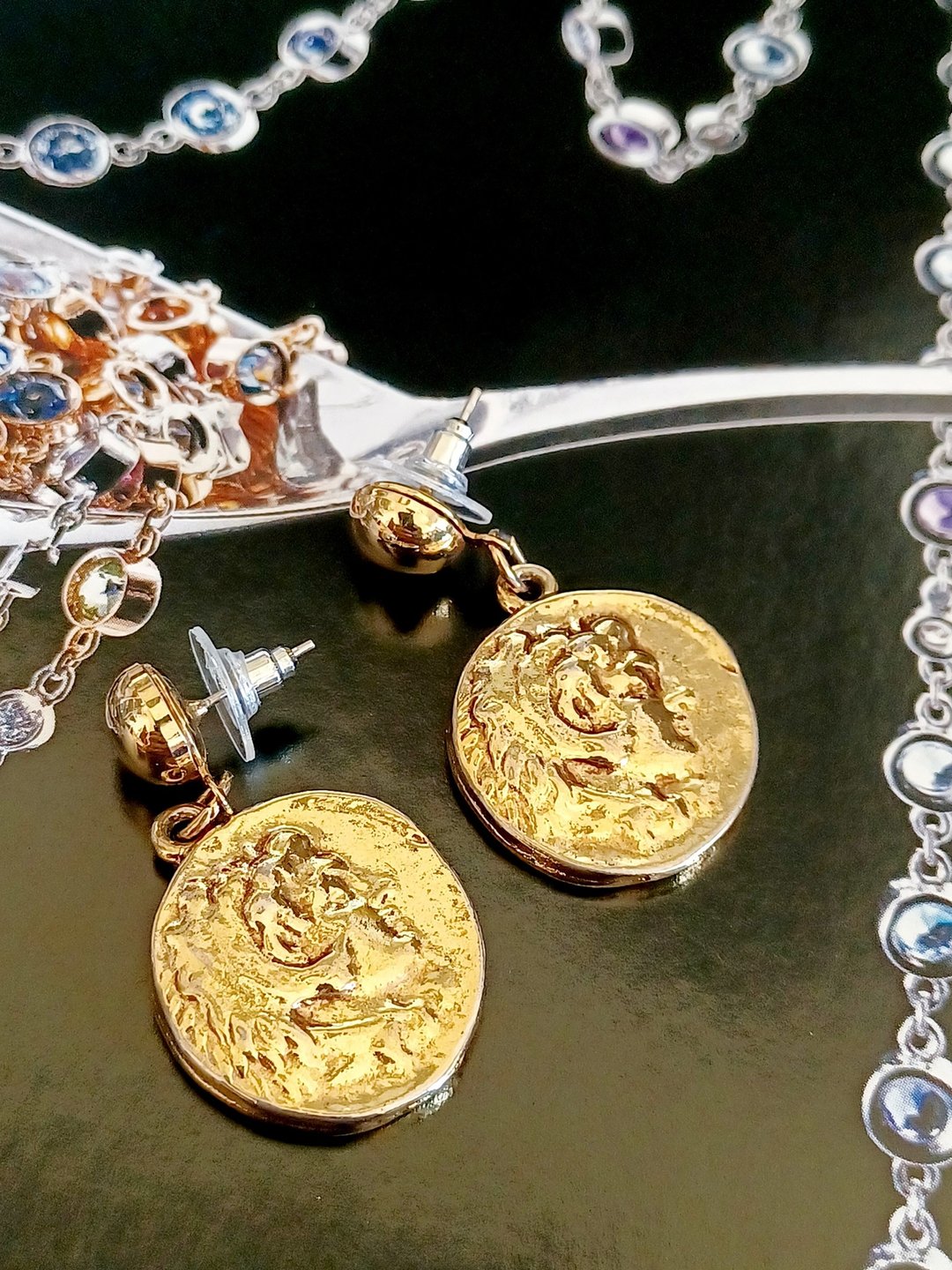 vintage jewelry  古典金色双面浮雕人像 针式耳环 - 耳环/耳夹 - 其他金属 