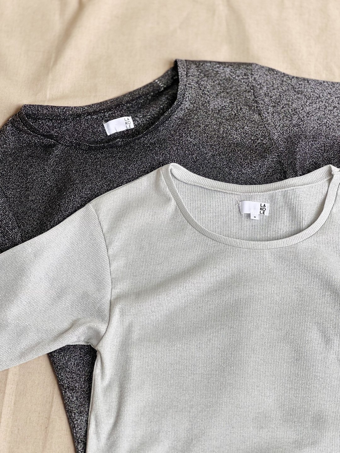 两色 银白x葱黑 卷卷木耳边 微透 圆领T-shirt T恤 内搭 外穿皆可 - 女装 T 恤 - 尼龙 多色