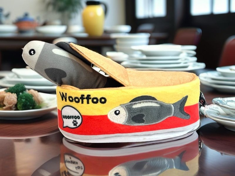 Wooffoo 豆豉鲮鱼玩具 Fried Dace with salted black beans - 玩具 - 聚酯纤维 红色