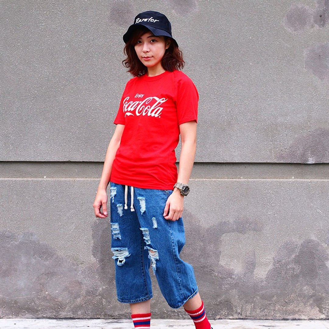 小牛村 Calf Village 古着 vintage 经典款可口可乐复古T恤 日本棉T 短袖上衣 {长青Coke} - 女装 T 恤 - 棉．麻 红色