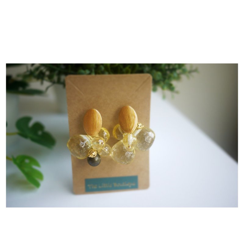 麝香葡萄 | 不对称耳饰 | 穿式耳环 | pierced earrings | 透明感 - 耳环/耳夹 - 其他材质 绿色