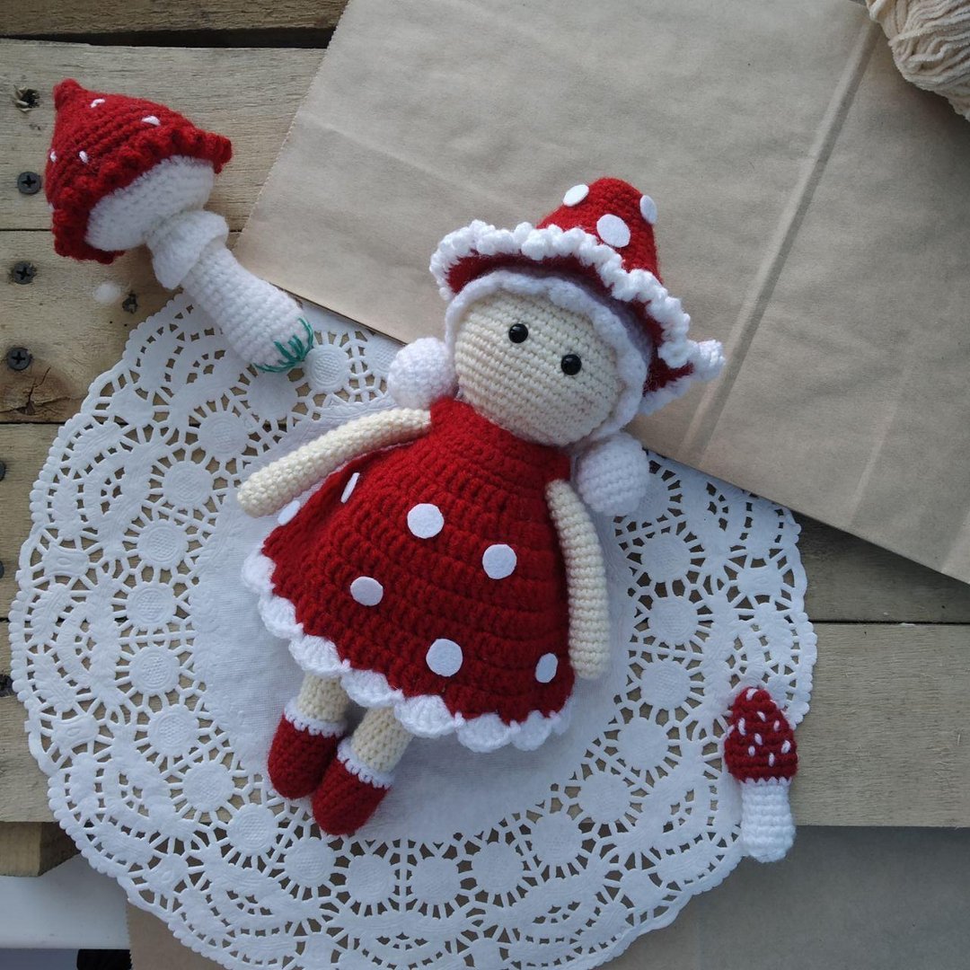 Amigurumi doll in mushroom dress crochet pattern. Doll tutorial PDF - 线上课程/教学影片 - 其他材质 