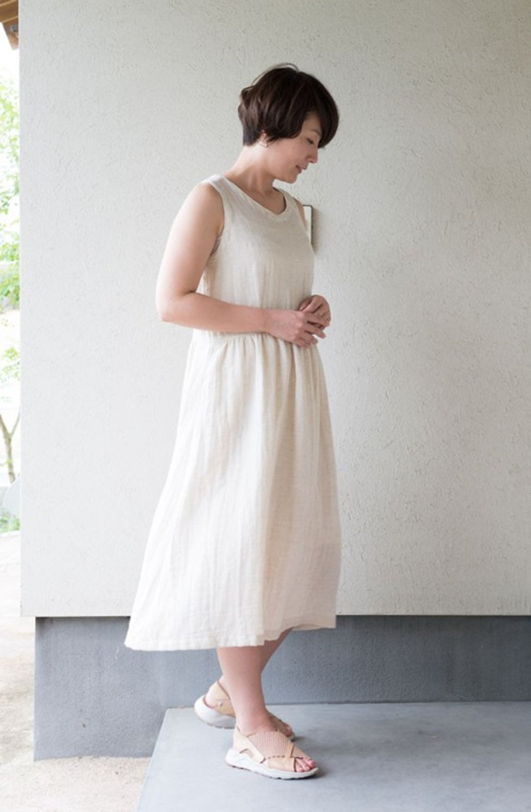 Organic Cotton Sleeveless Gathered Dress [W Gauze with Linen] - 洋装/连衣裙 - 棉 