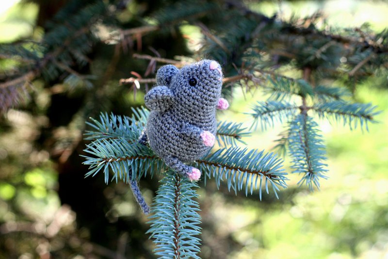 Crochet mouse toy, handmade amigurumi mouse, crochet mouse, soft crochet toy - 玩具/玩偶 - 羊毛 
