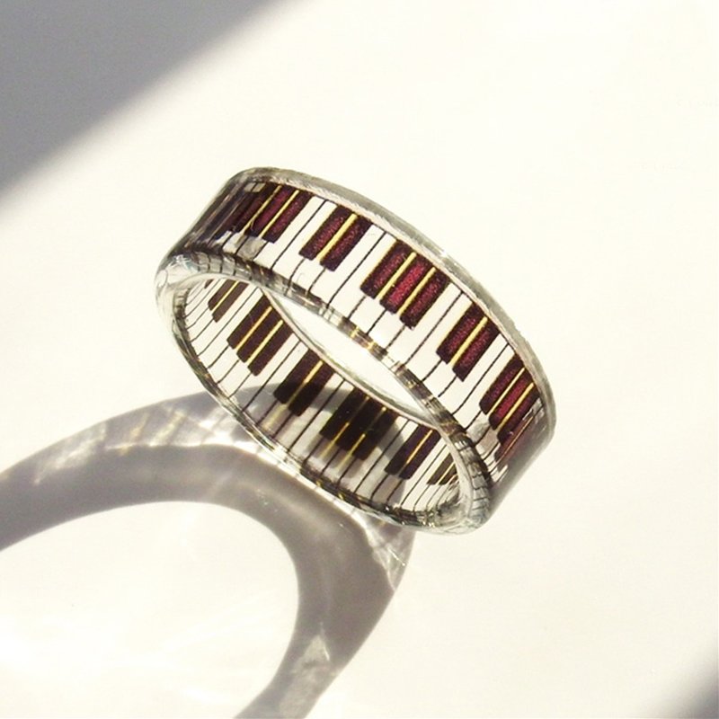 piano ring - 戒指 - 塑料 透明