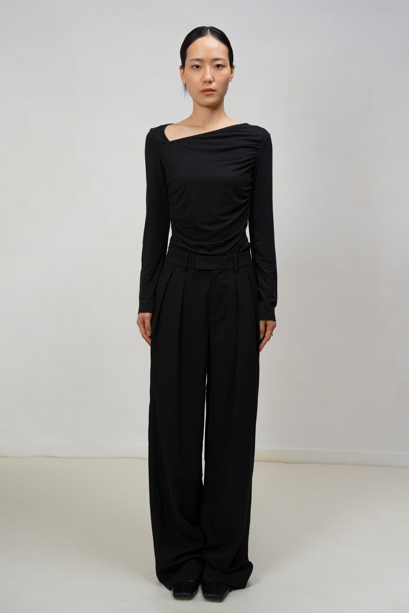 不对称抓皱莫代尔上衣 - 黑 - 女装上衣 - 棉．麻 黑色