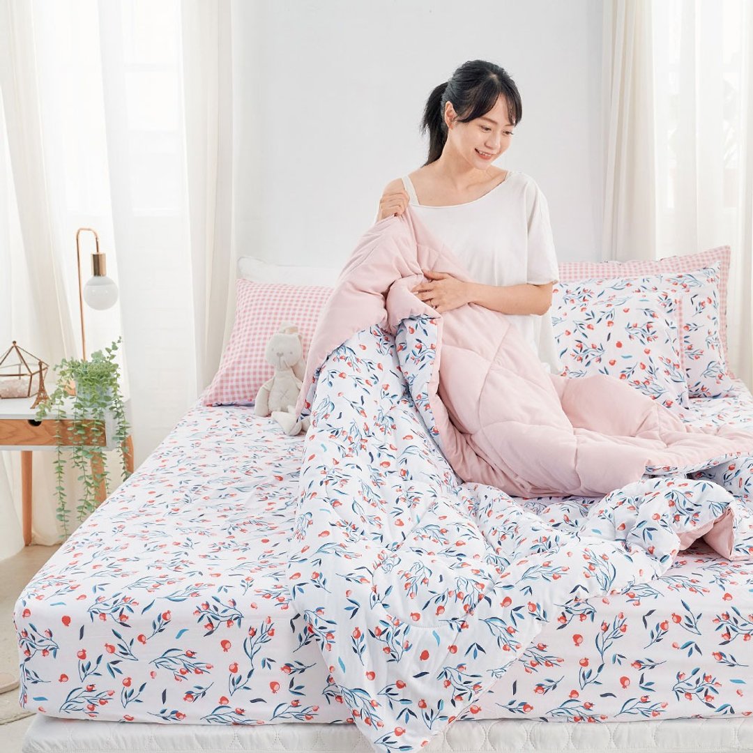 四季被 / 150x180cm / 石墨烯抗菌四季被 / 沁心花漾 台湾制 - 被子/毛毯 - 其他材质 粉红色