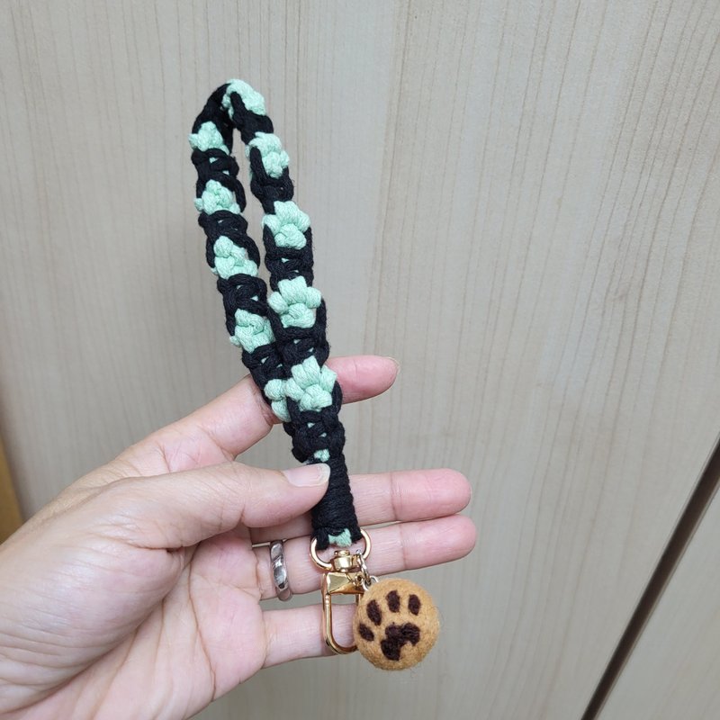 佩宁手作│猫掌编织 + 猫掌球羊毛毡 - 黑绿│手机挂绳。手机绳.手腕绳 - 挂绳/吊绳 - 棉．麻 