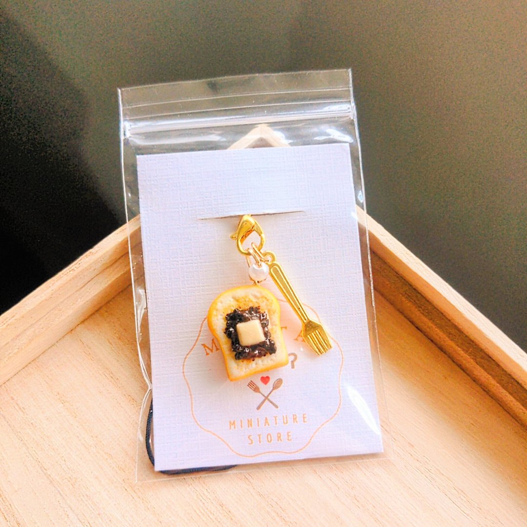 minita* 迷你名古屋小仓吐司 高仿真 挂饰 吊饰 别针 疗愈小物 袖 - 吊饰 - 树脂 黄色