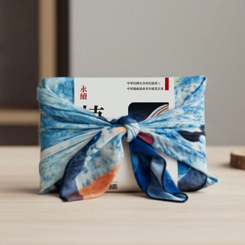 【友善礼盒】脑麻青年画作包布 x 大春炼皂友善植续家事皂 - 丝巾 - 其他人造纤维 