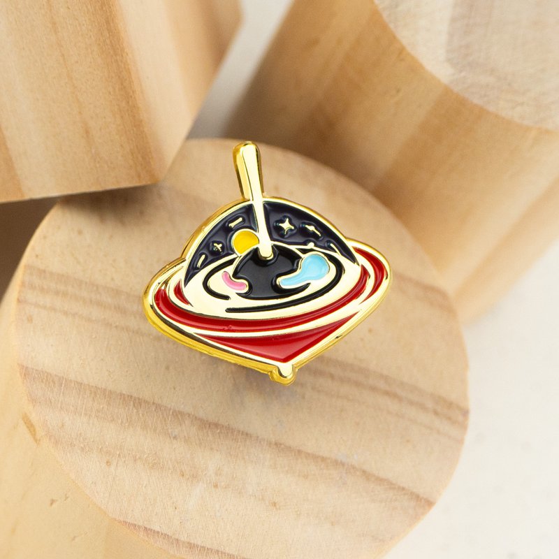 Space Black Hole Top Enamel Pin - 胸针 - 其他金属 红色