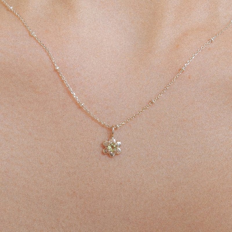 mini flower silver necklace 迷你花朵纯银项链 (橄榄石宝石) - 项链 - 纯银 银色