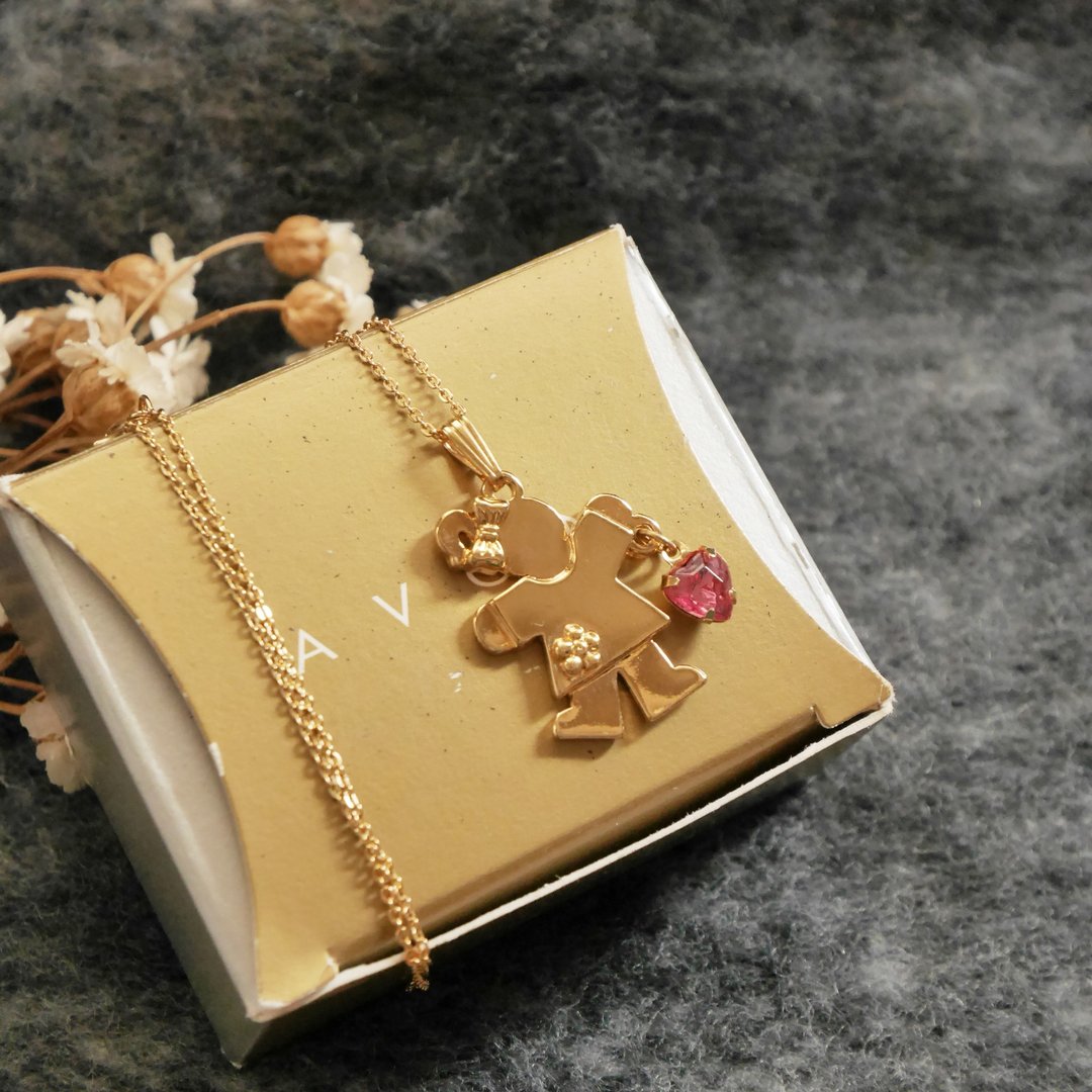 古董1998年金色小女孩粉红莱茵石项链 AVON 原装盒 N823 - 项链 - 其他金属 金色