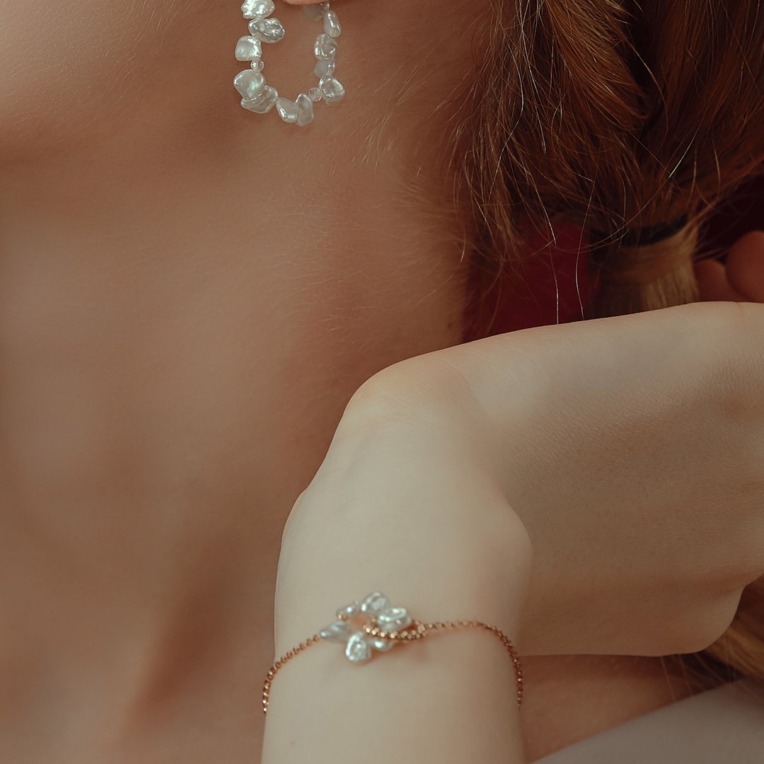 玫瑰金小苍兰手链 Freesia Bracelet  女生礼物 情人礼物 - 手链/手环 - 其他金属 粉红色