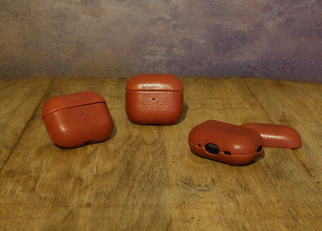 Airpods 3/Pro/Pro2 真皮保护壳 可定制化烫金名字 - 耳机收纳 - 真皮 红色