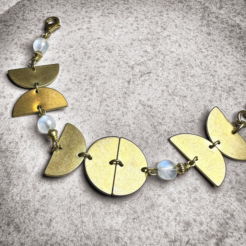 月光石 半圆片黄铜手链 - 手链/手环 - 半宝石 