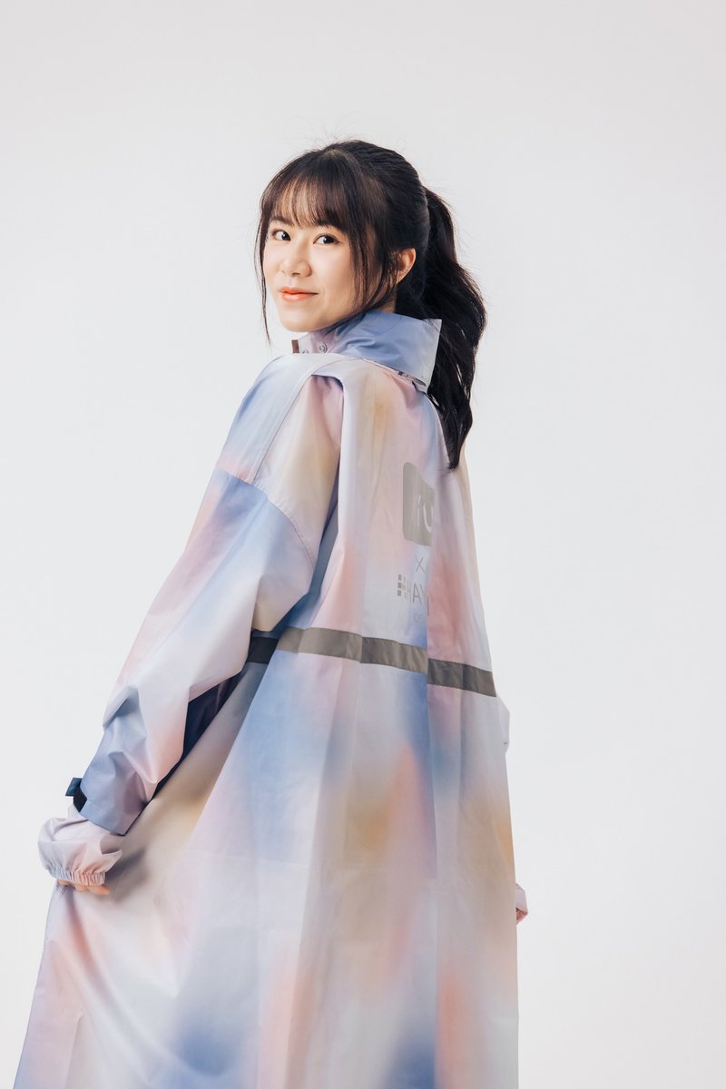 KiU 空气感5秒快穿套头式雨衣 - 幻彩特调 - 幻彩一般尺寸 - 雨伞/雨衣 - 聚酯纤维 粉红色